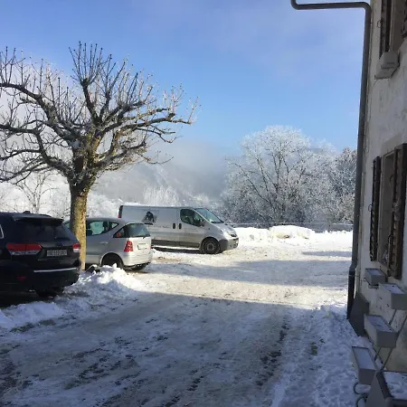 Le Foncet 2534orvin Couette-café *