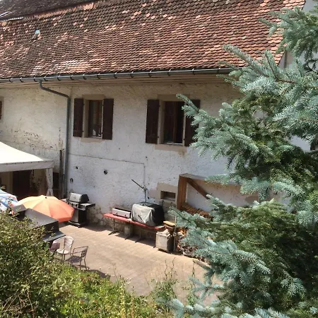 Chez Dodo 2534 Orvin Le Foncet Bed & Breakfast Evilard